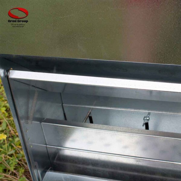 Treadle Poultry Feeder close up