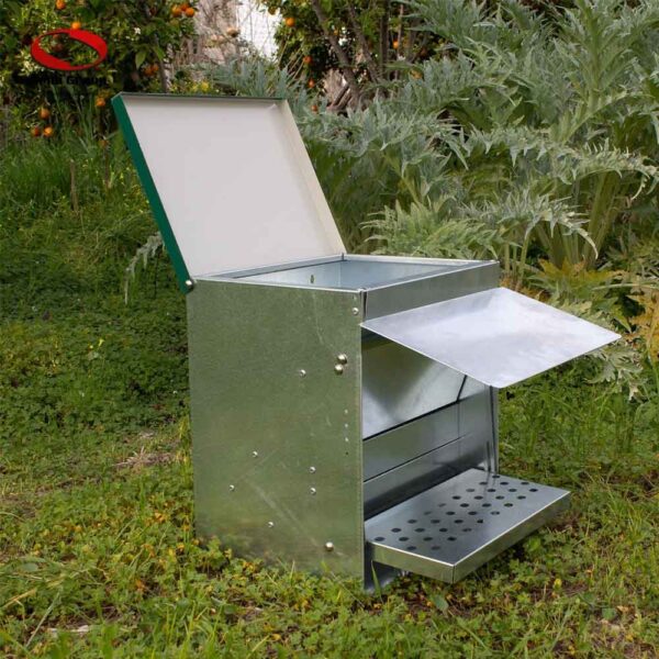 Treadle Poultry Feeder side open